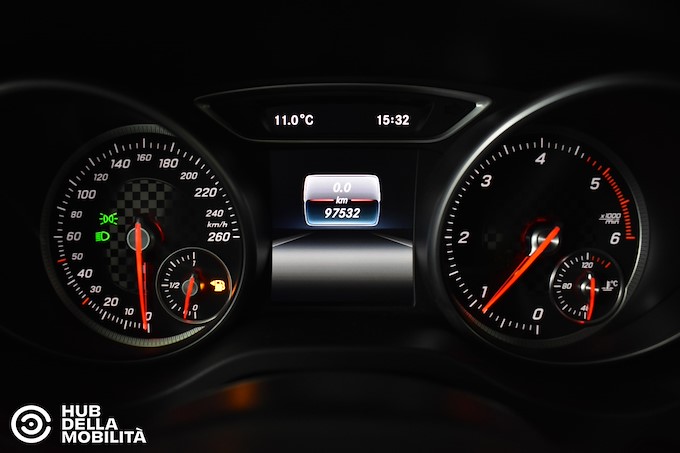 MERCEDES-BENZ A 180 d Sport